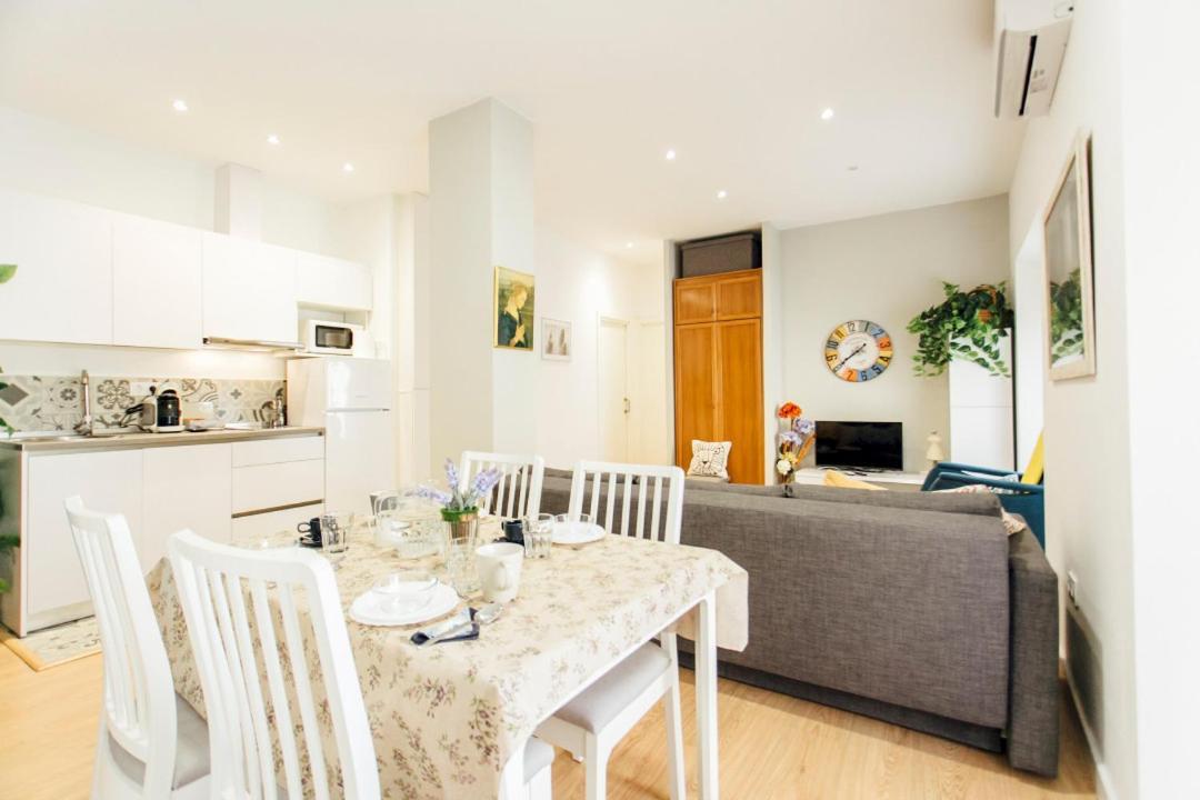 Bright And Comfortable- 2D 2B- Conde De Torrejon Sevilla Bagian luar foto