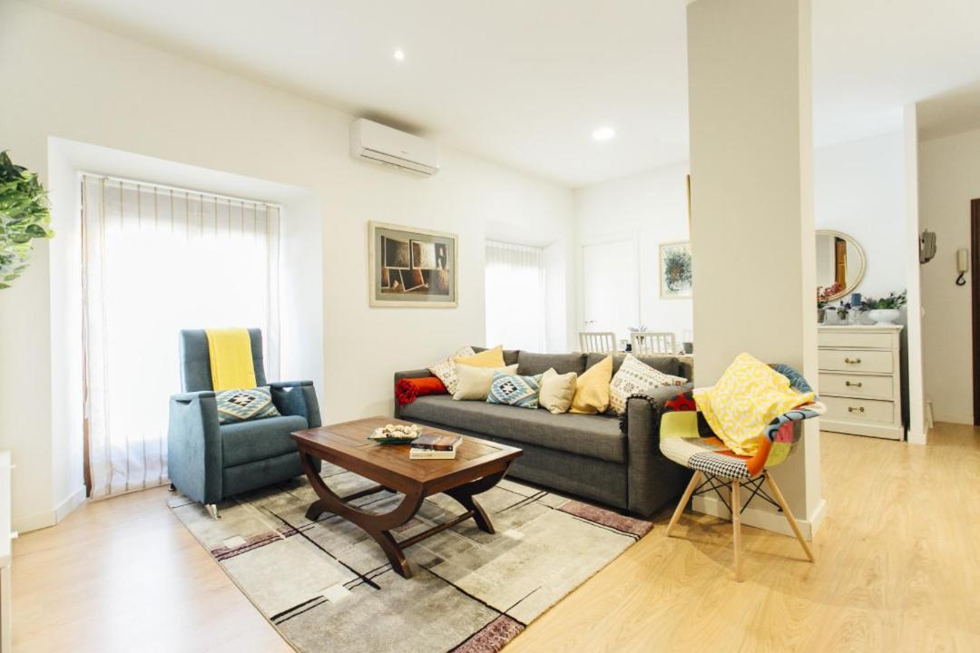 Bright And Comfortable- 2D 2B- Conde De Torrejon Sevilla Bagian luar foto