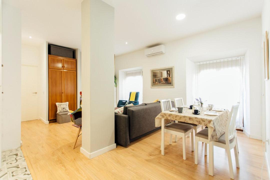 Bright And Comfortable- 2D 2B- Conde De Torrejon Sevilla Bagian luar foto